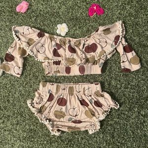 Kate quinn Apple two piece